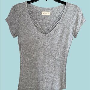 Hollister Women's Heather Gray V-Neck Tee